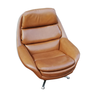 Vintage brown hull chair