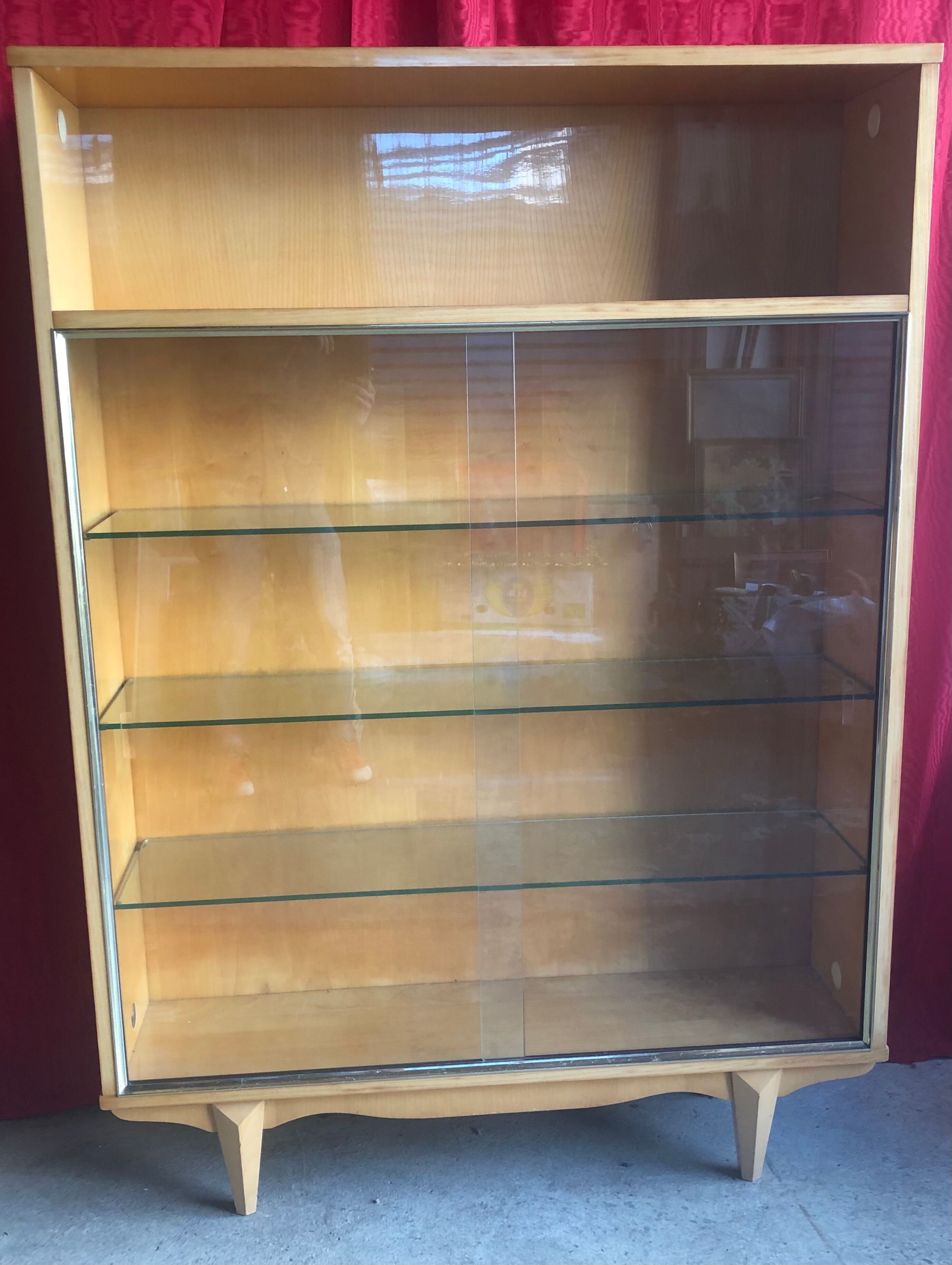 Vintage library showcase 1960/1970