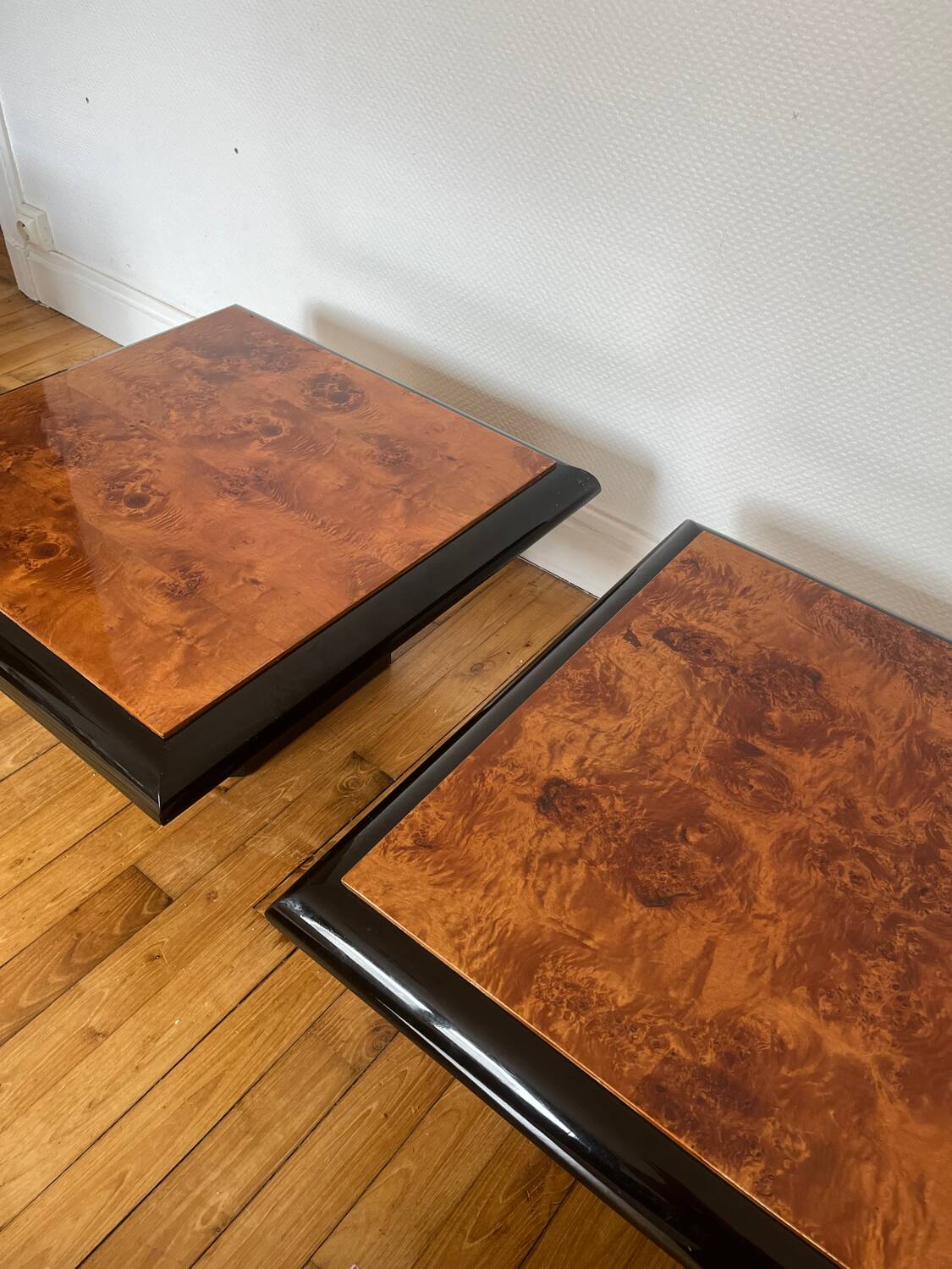 Duo de tables basses loupe d’orme vintage