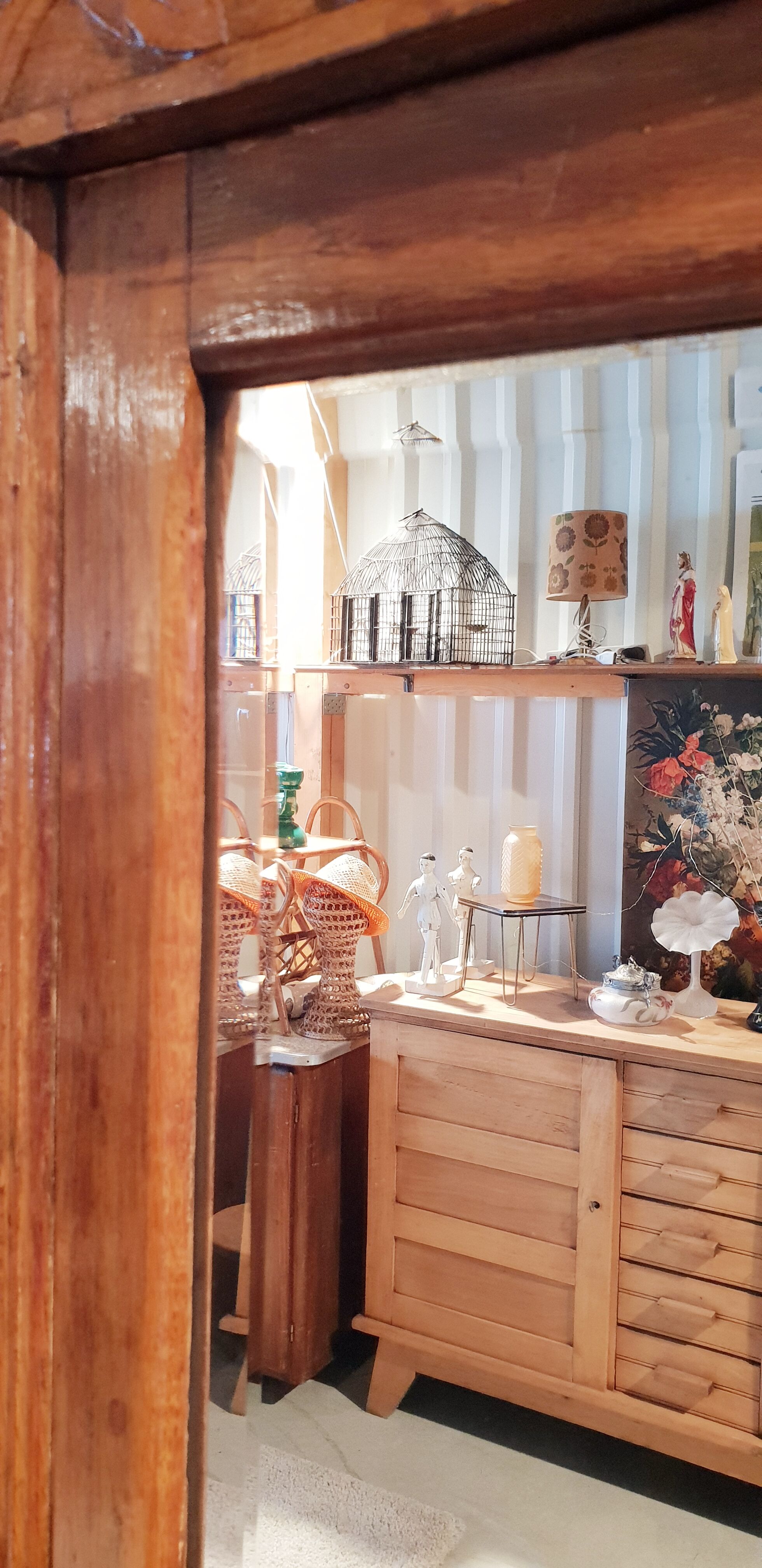 Armoire vintage