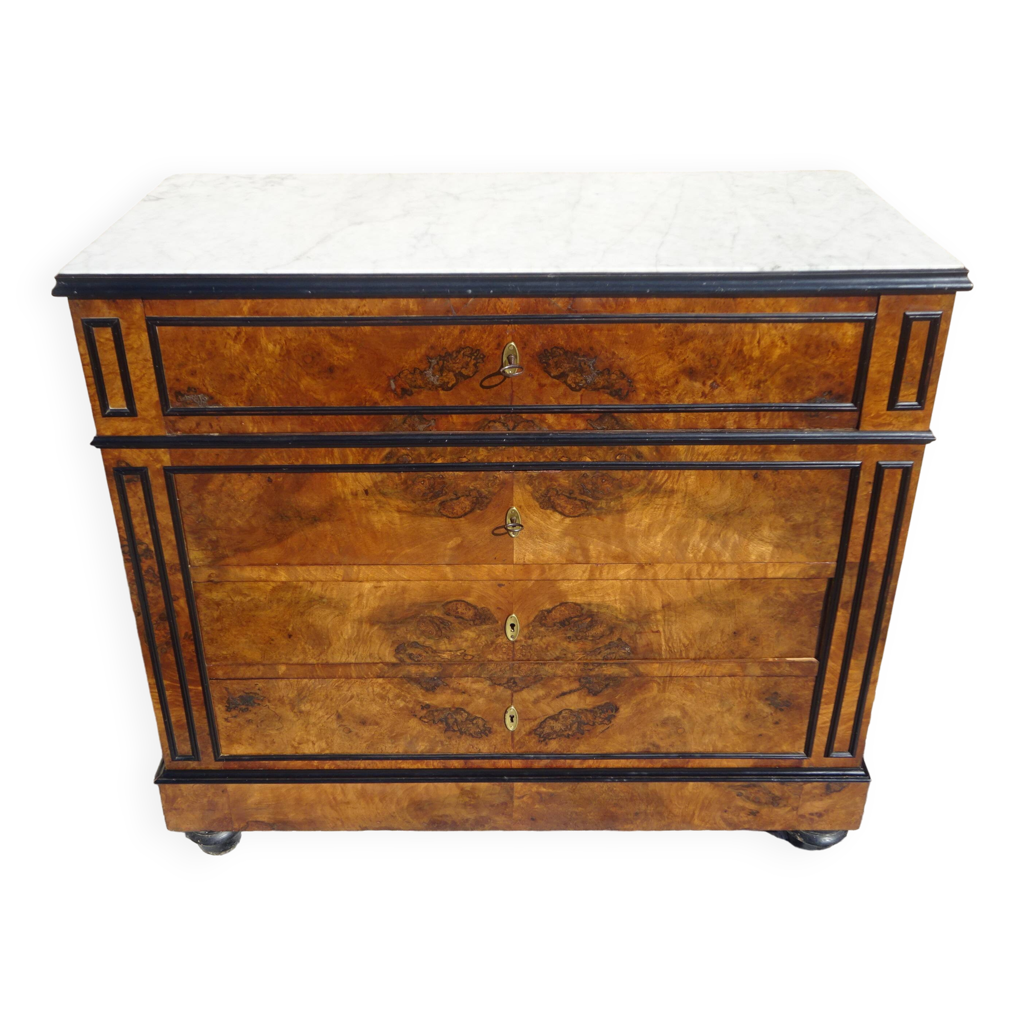 Napoleon III chest of drawers in walnut and burl walnut