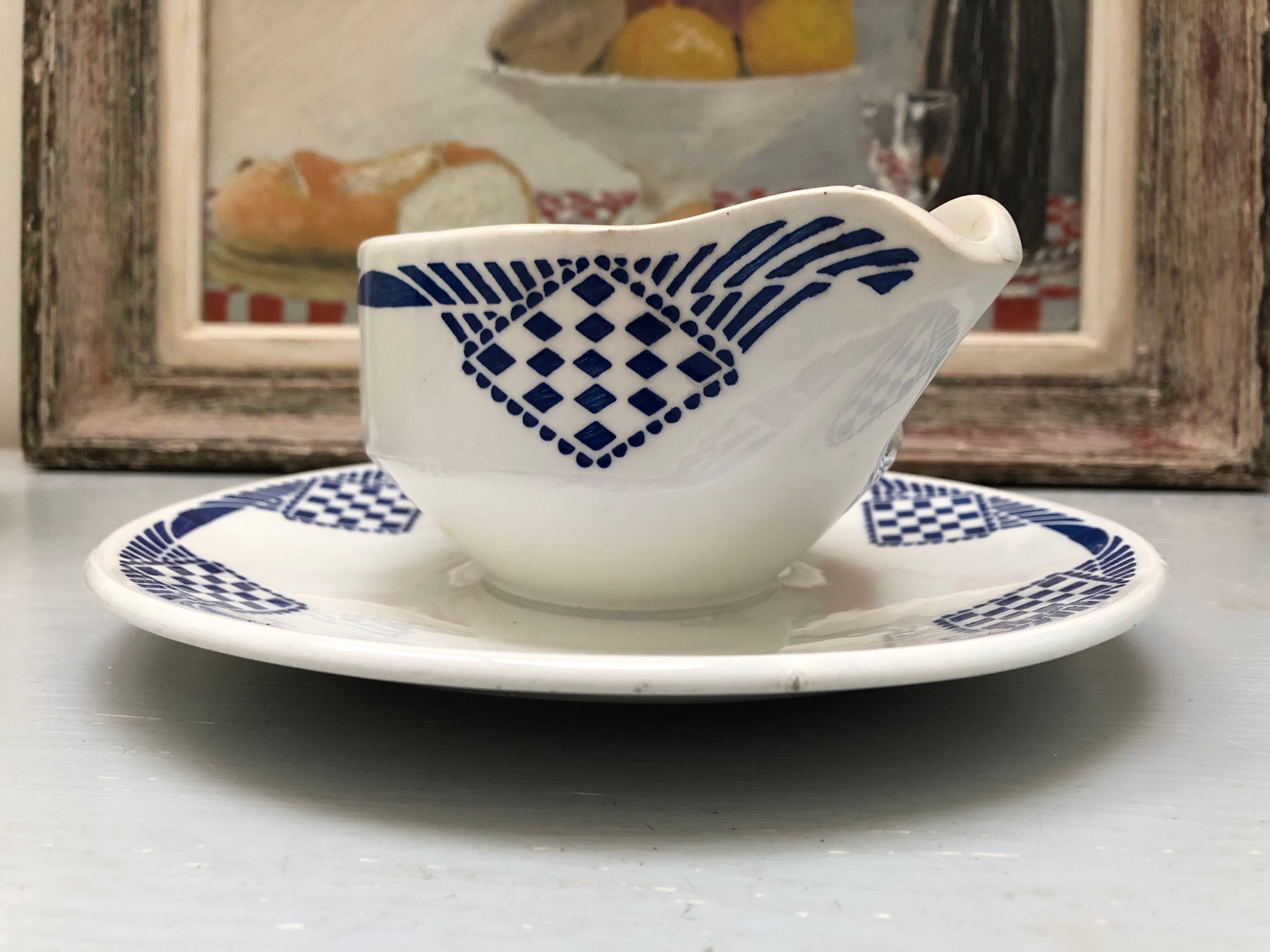 Saucière signed Moulin des Loups Hamage Orchies Nord France model Pantin