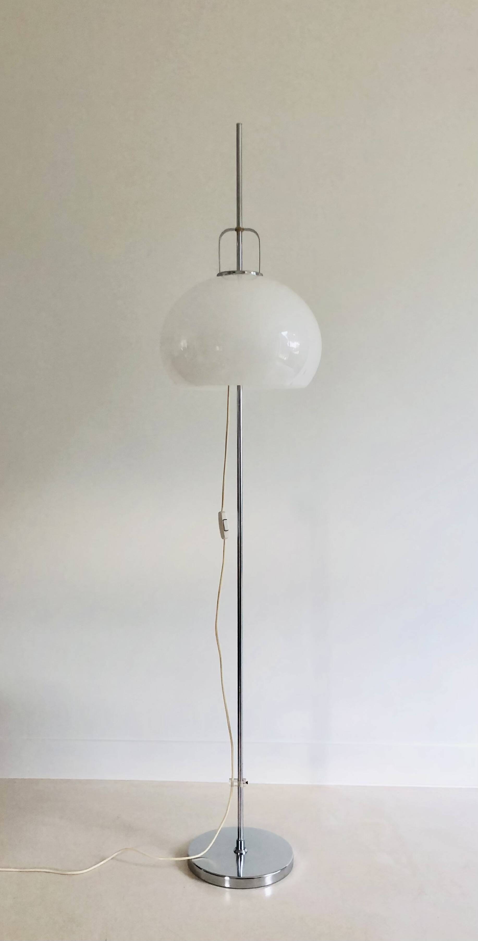 Lampadaire vintage "Lucerna" de Harvey Guzzini pour Meblo, Italie 1970
