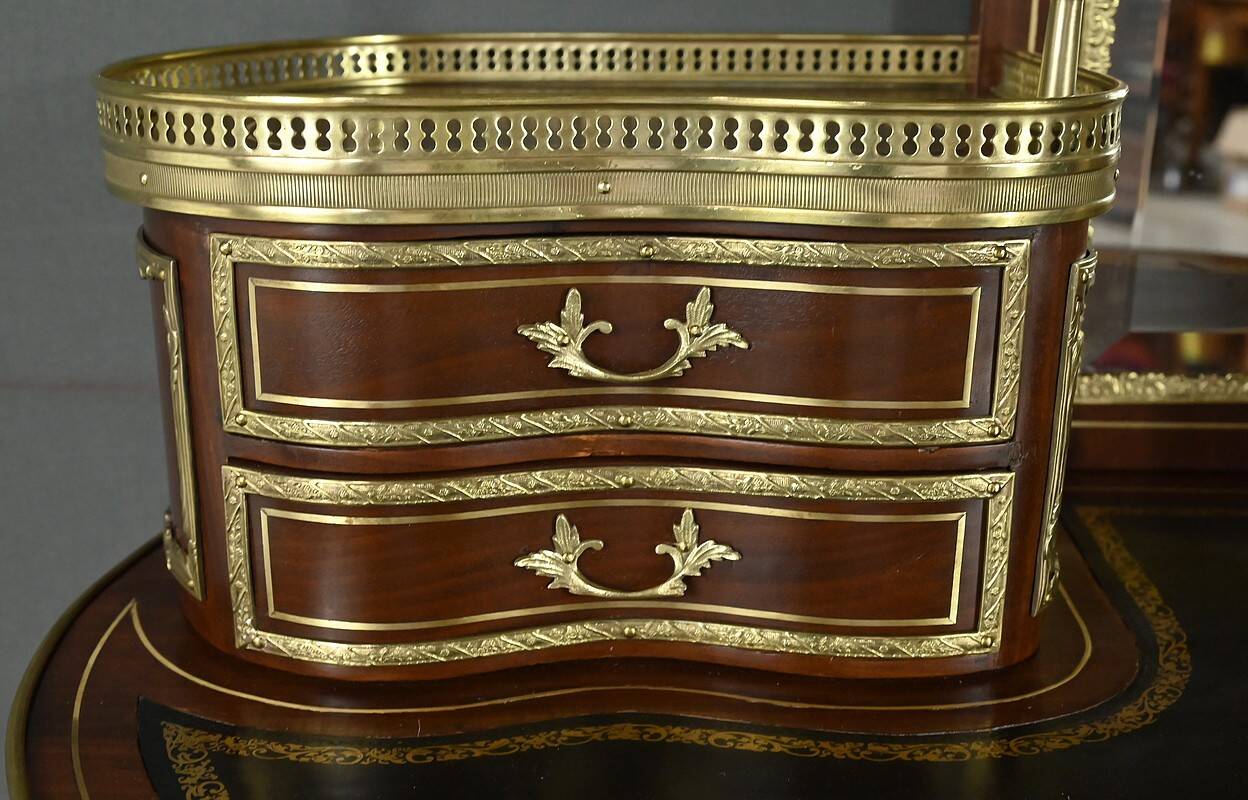 Small mahogany lady's writing desk, Napoleon III period – second half of the 19th century