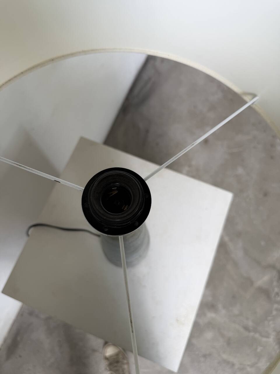Lampe de table céramique bleue style 1950