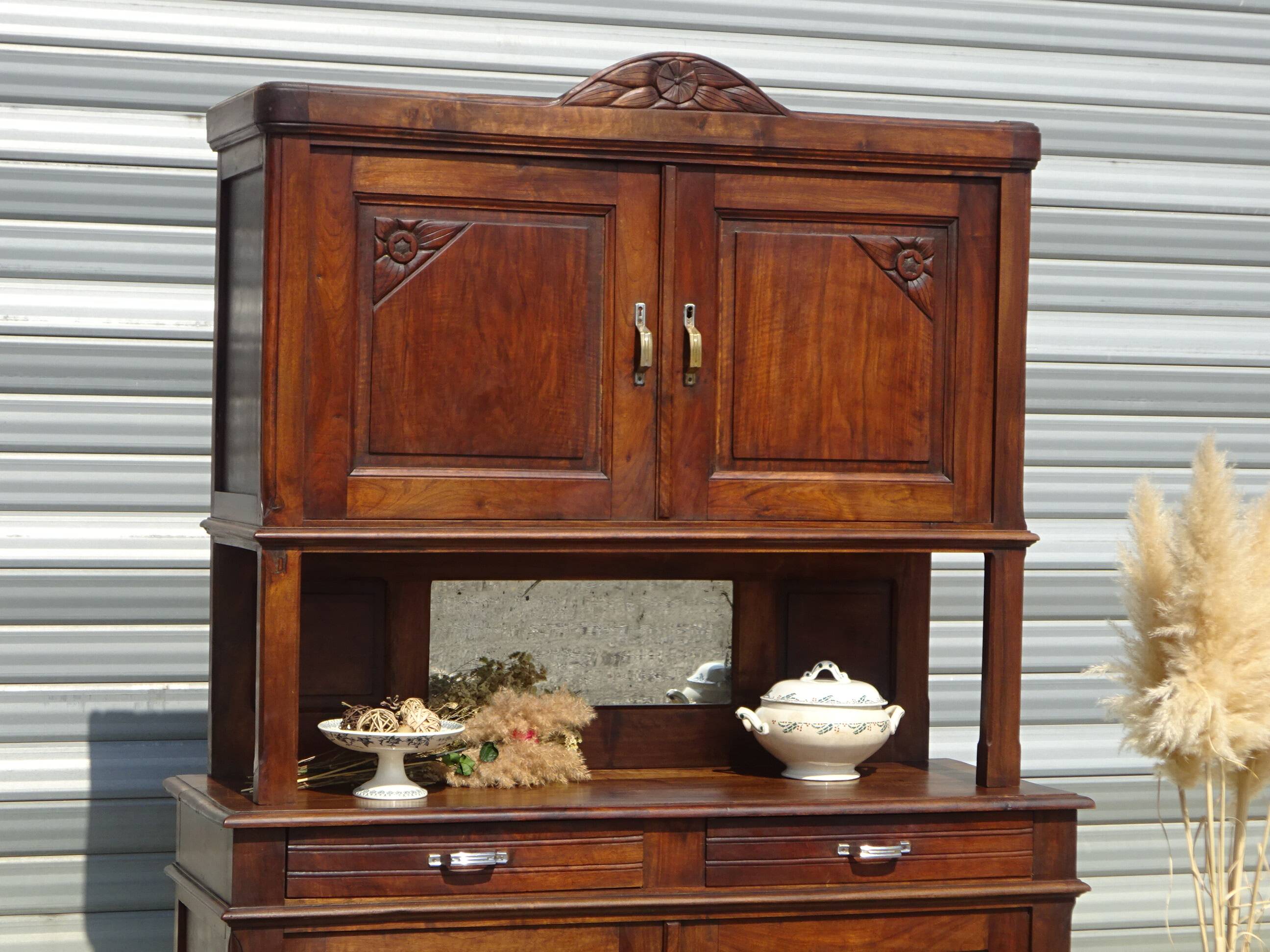 Buffet de cuisine, vaisselier ancien en noyer