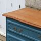Commode ancienne rénovée bleu – plateau bois – 3 tiroirs