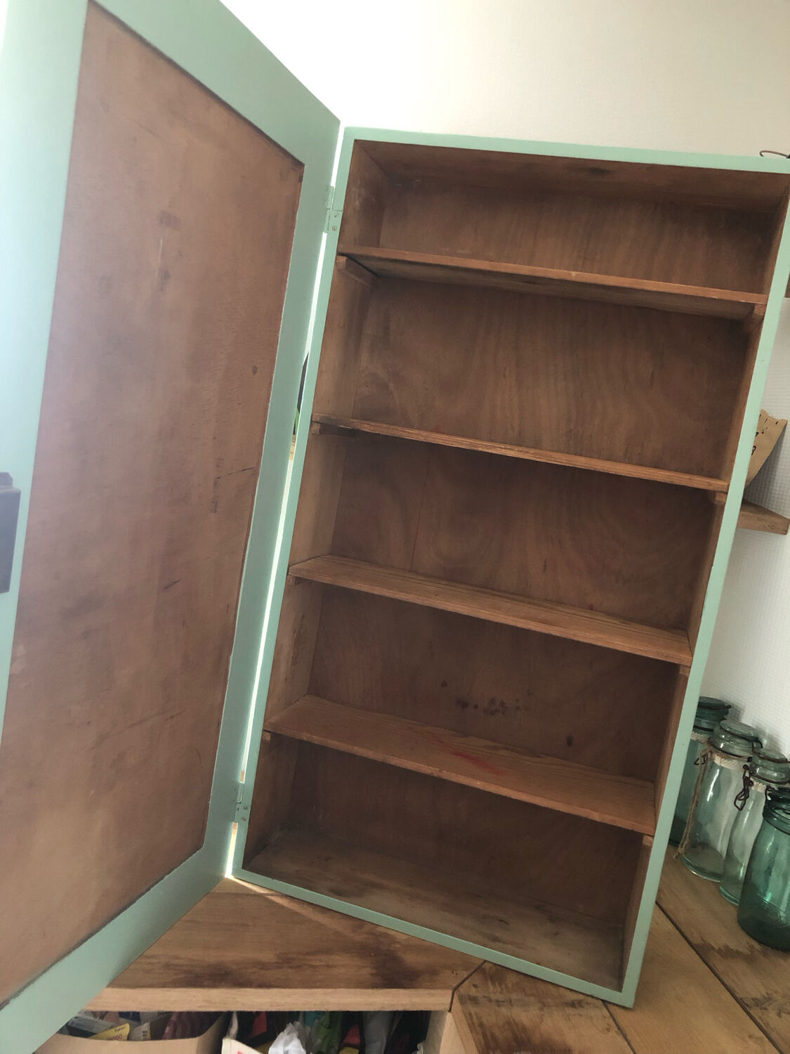 Ancienne armoire à pharmacie restaurée a accrocher