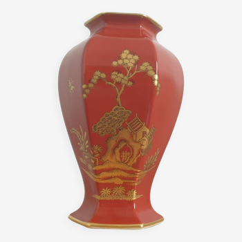 “Seoul” vase by BERNARDAUD