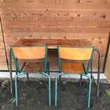 School desk with its 2 chairs