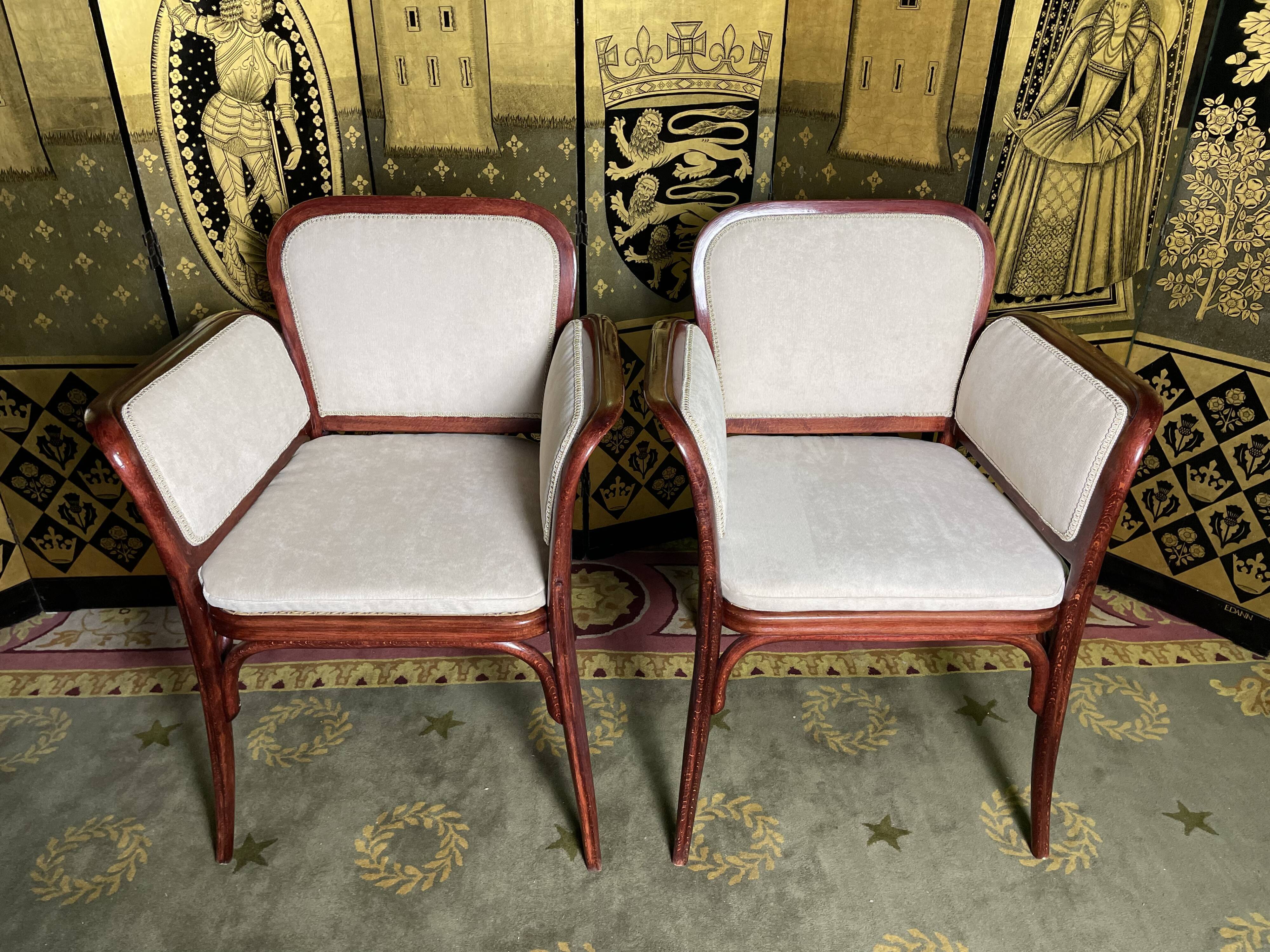 Pair of Thonet armchairs number 6285