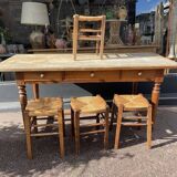 Farm table