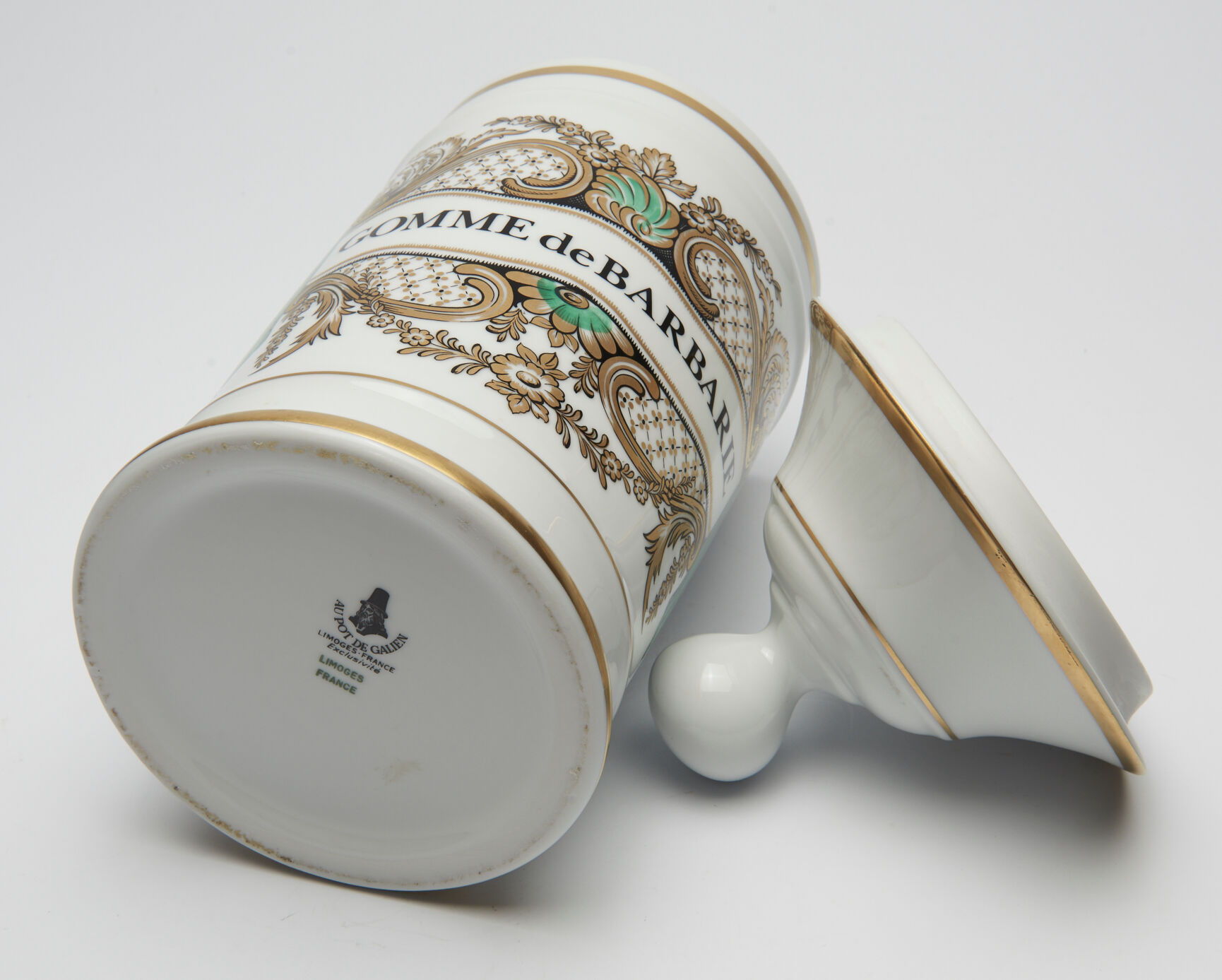 Pharmacy jar "Gum of Barbary", in Limoges porcelain