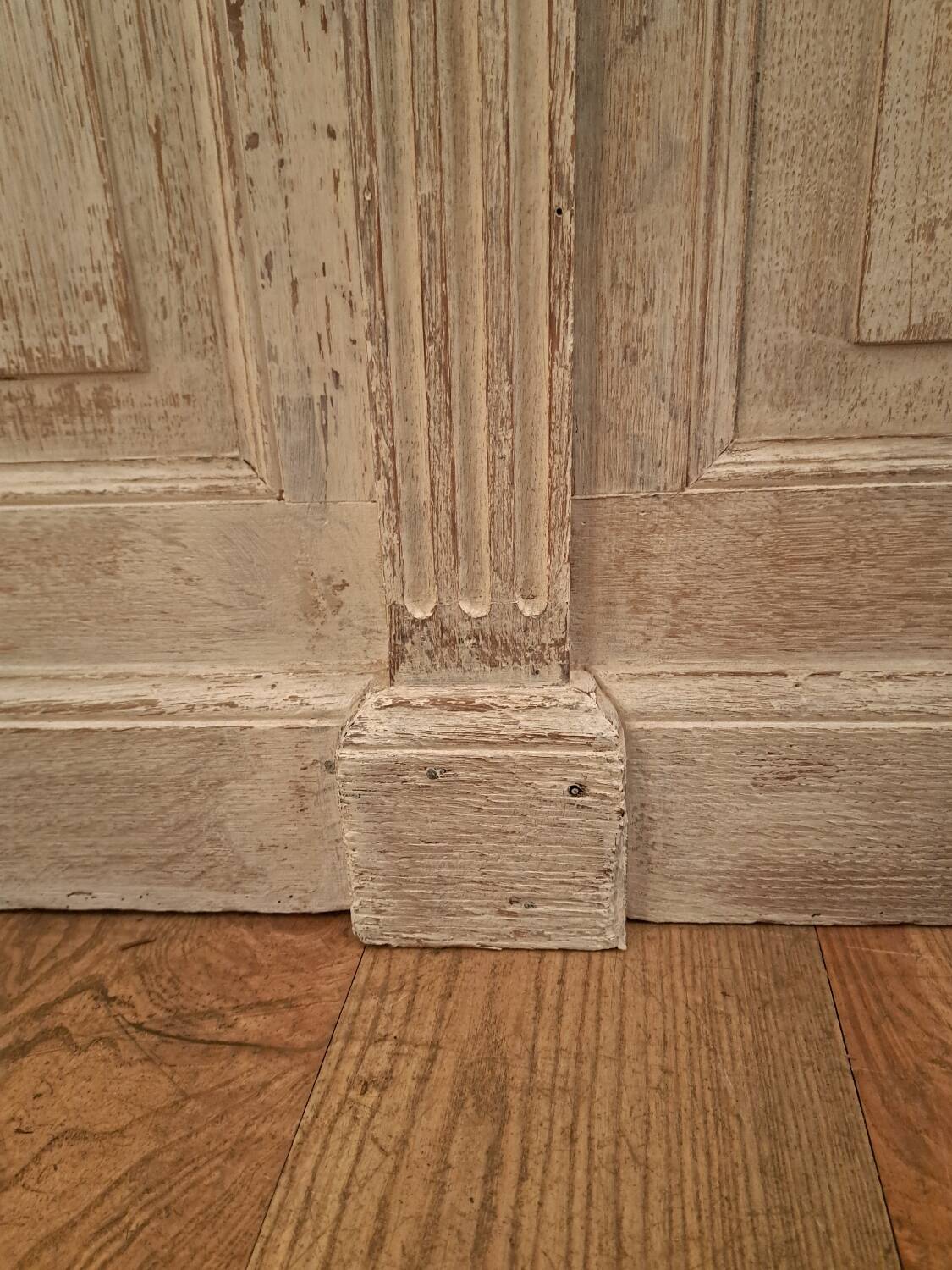 Counter from the late 19th century in patinated oak.