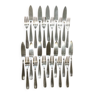 Set of 12 Ercuis fish forks and 12 knives in silver-plated Art Deco style