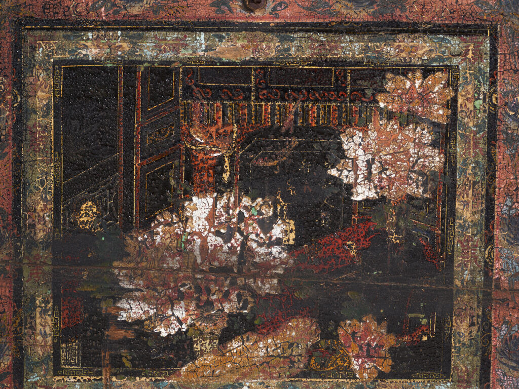 Antique chest painted in pine wood – China, around 1900