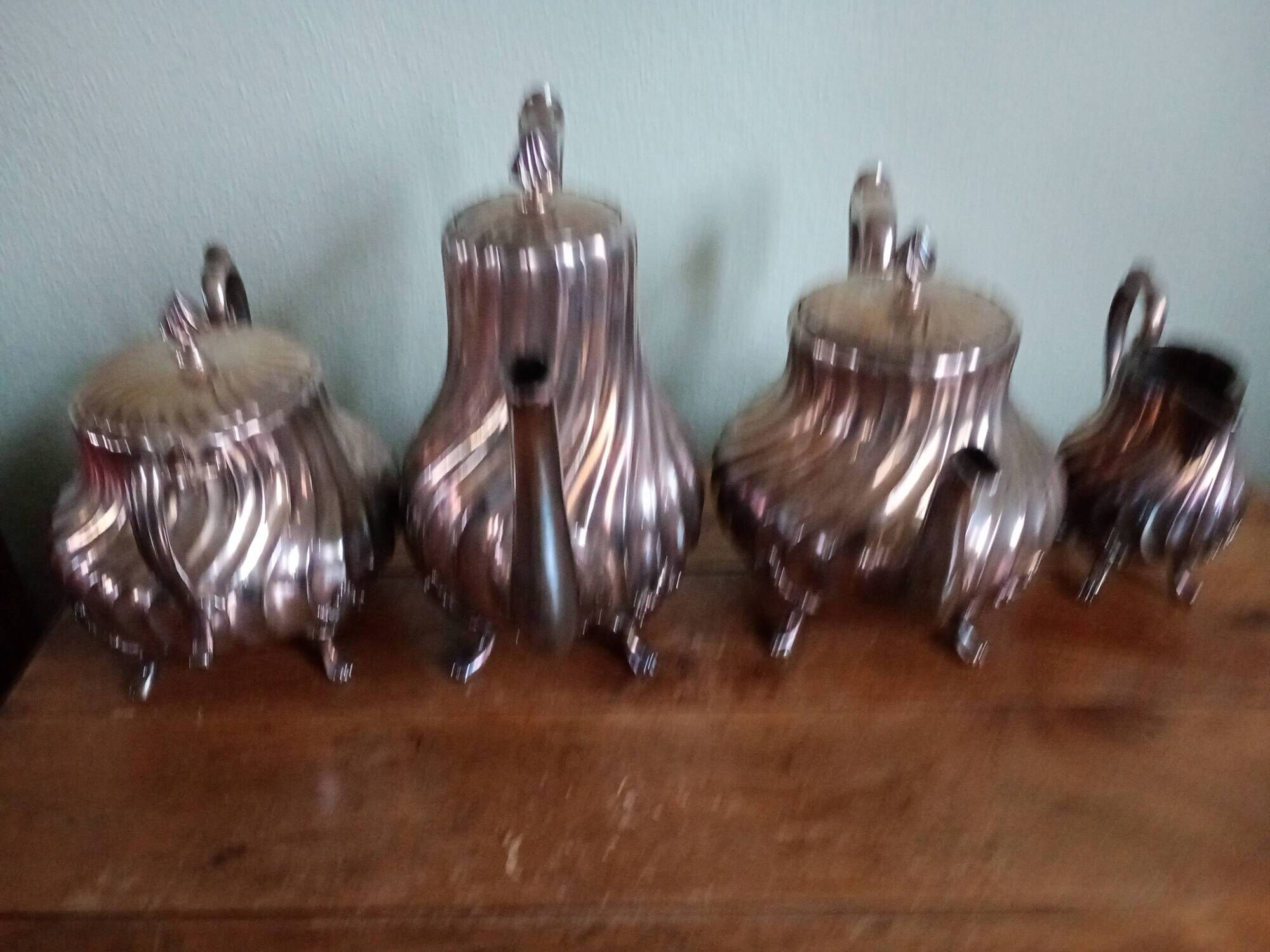 Victor Saglier - Tea & coffee service - Art Nouveau - corrugated silver metal