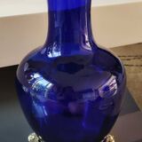 Corolle shaped vase in blown Art glass/Arte Murano Kristall Mery. Cobalt blue on a silver metal-look floral base. Dim 26 x 14 cm