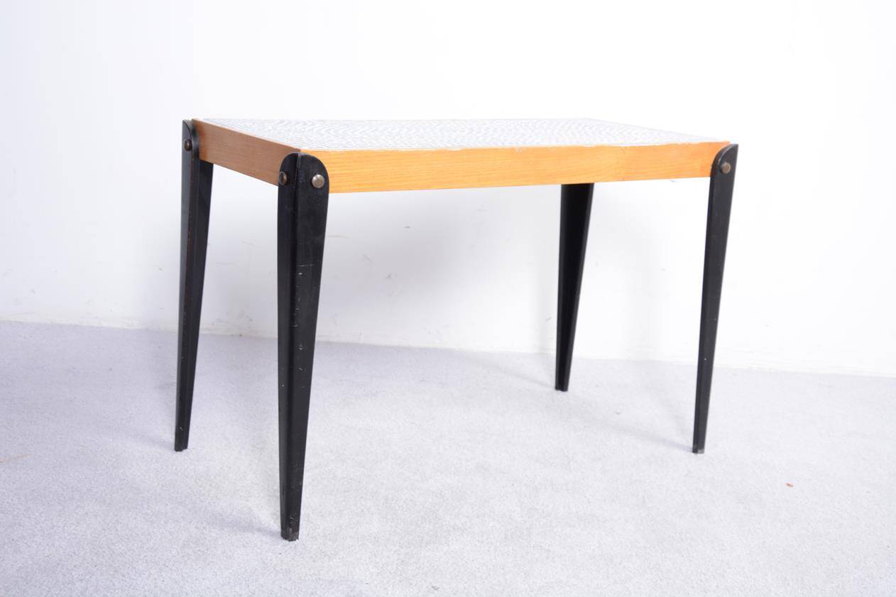 Coffee table, pedestal table dating from the 60s