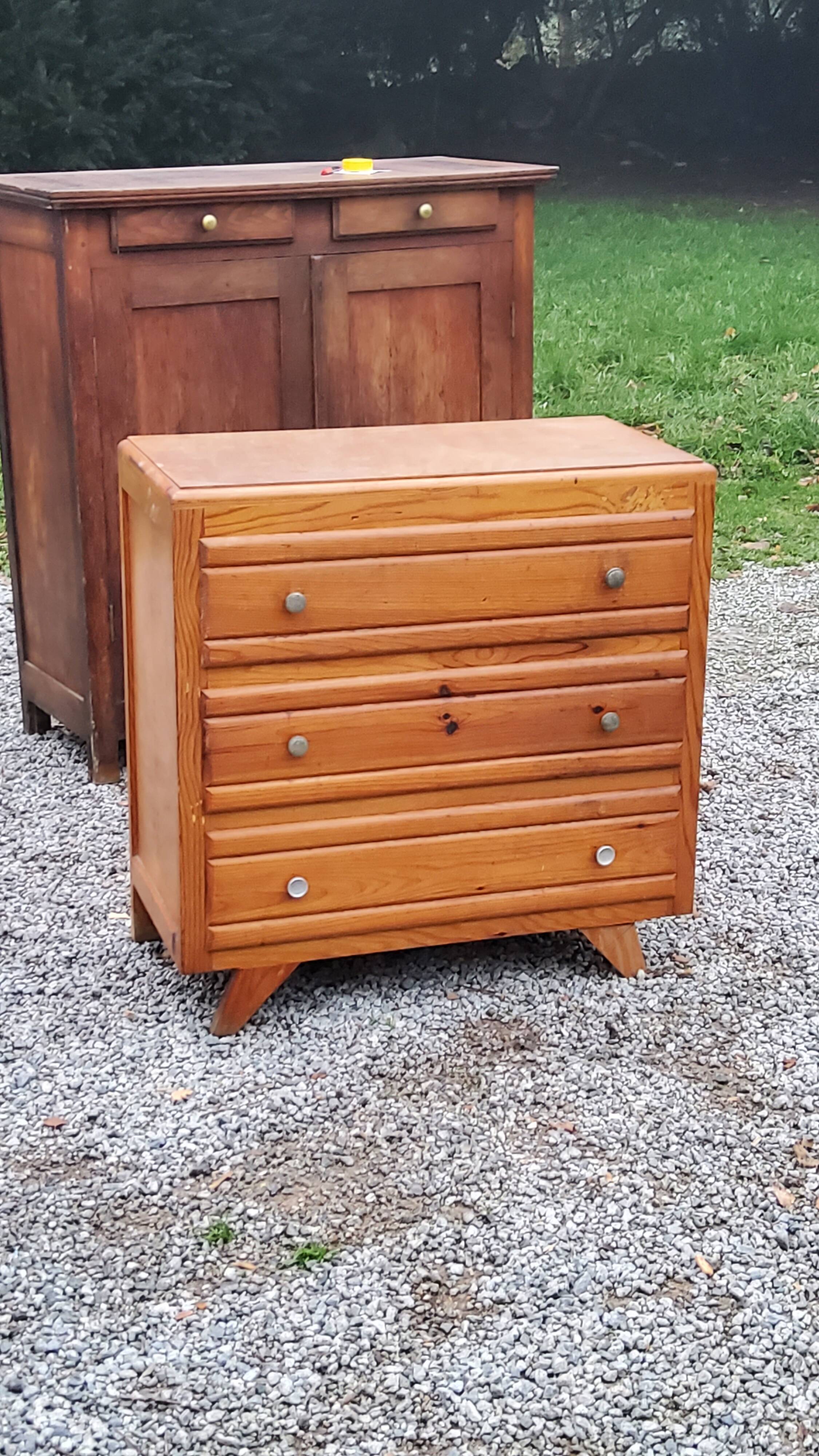 Vintage chest of drawers from the 50s with compass feet and 3 drawers
