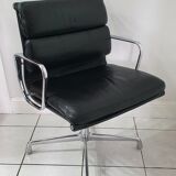 Fauteuil EA208 soft pad Charles et Ray Eames édition Herman Miller