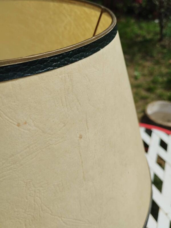 Lampe ancienne en cuir
