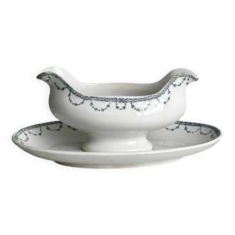 Saucière ancienne en porcelaine avec plateau