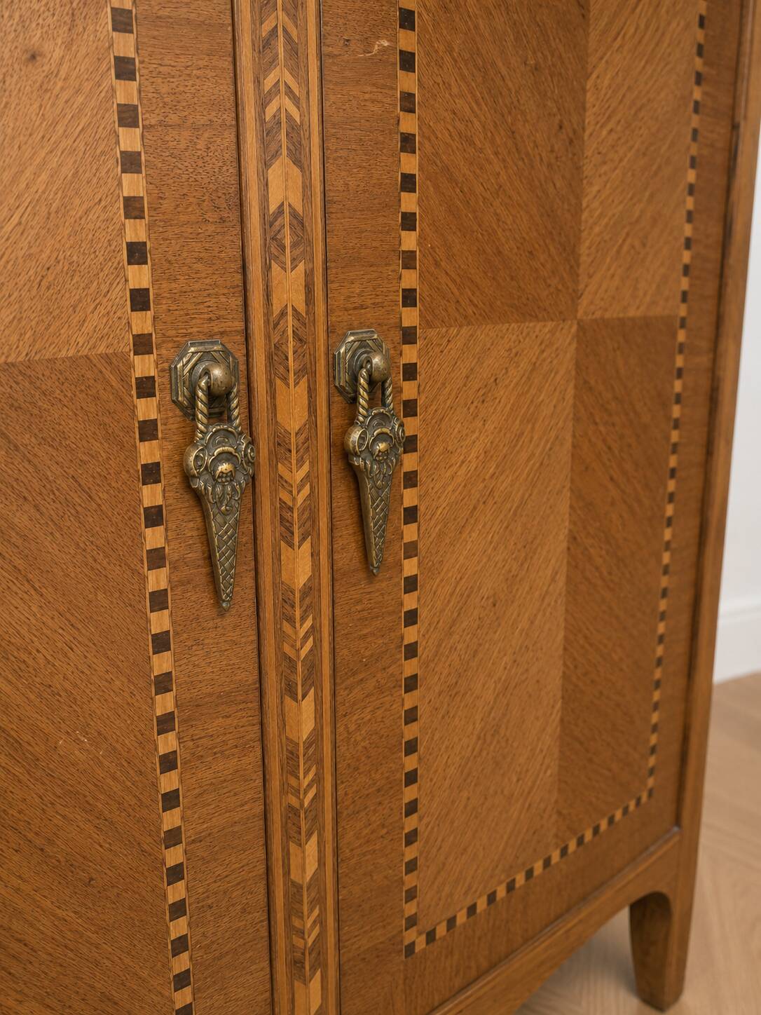 Art Deco bar furniture