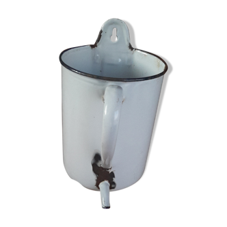 Enamelled water fountain