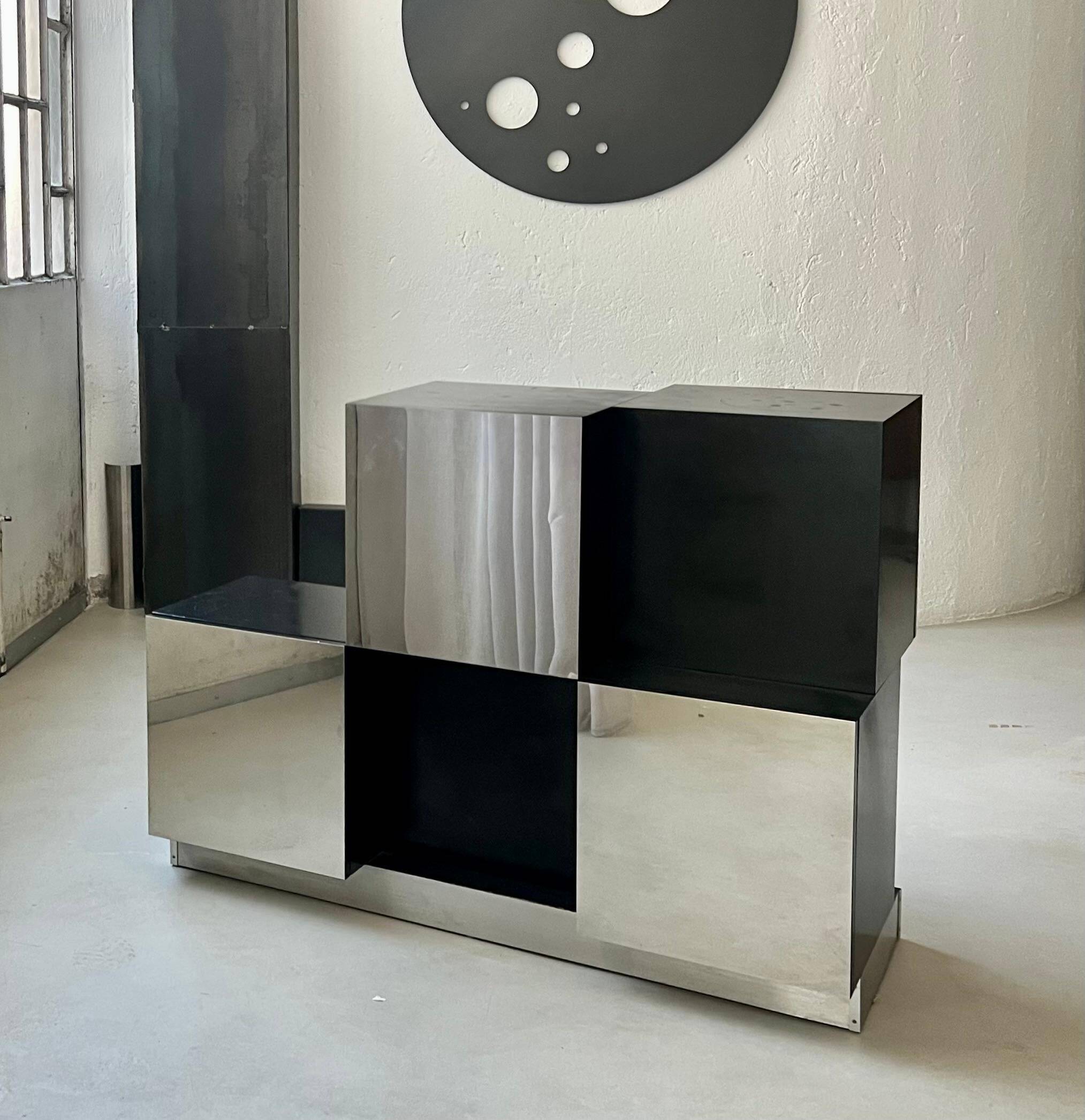 Cubes rétro des années 1970, bar et cabinet de rangement en noir et acier par Roberto Monsani