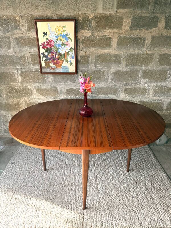 Table scandinave en teck avec rallonges, 4/6 personnes