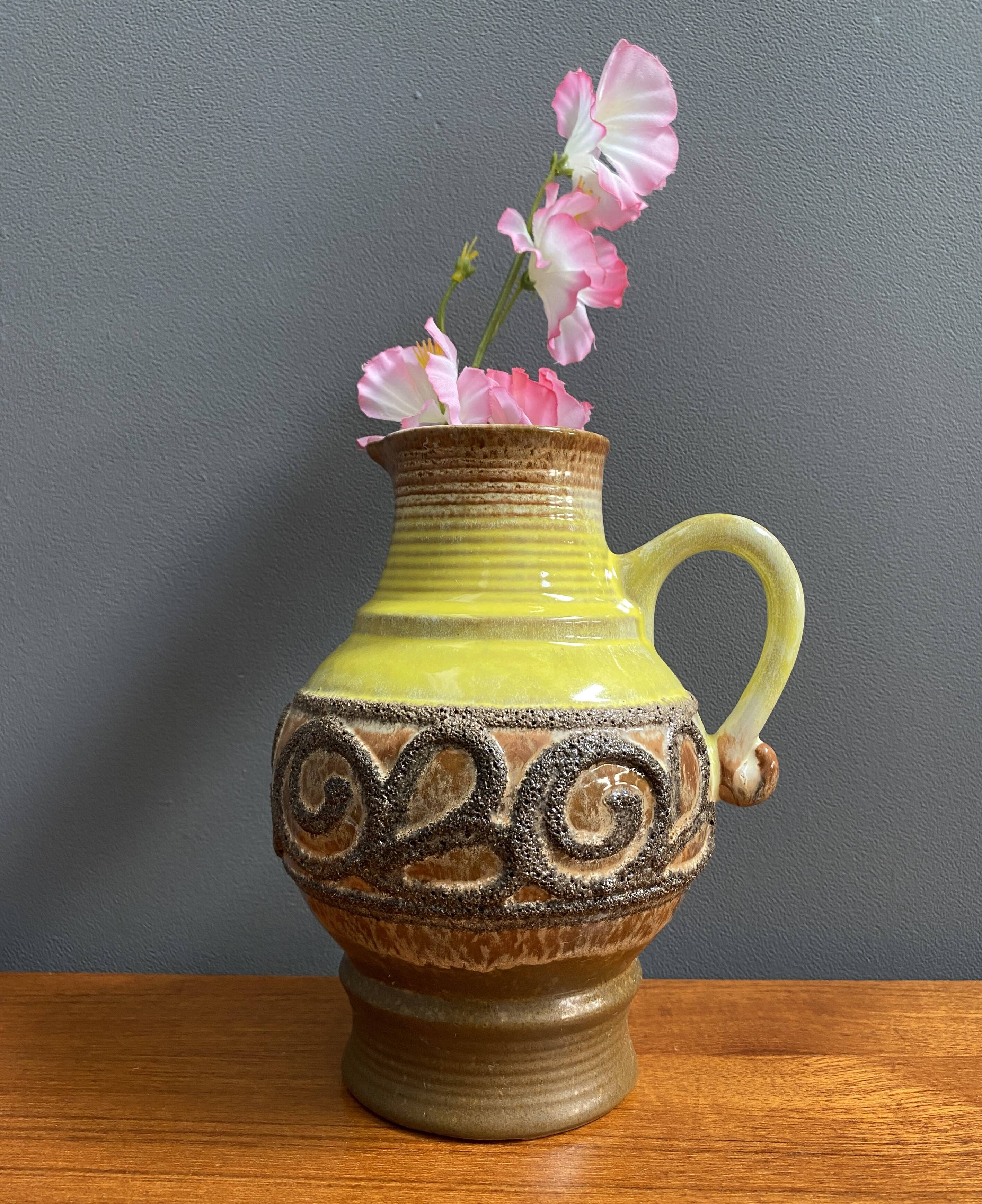Vase en céramique allemande par Strehla modèle 2003