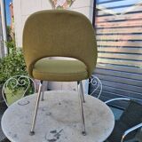 Knoll conference chair designed by Eero Saarinen