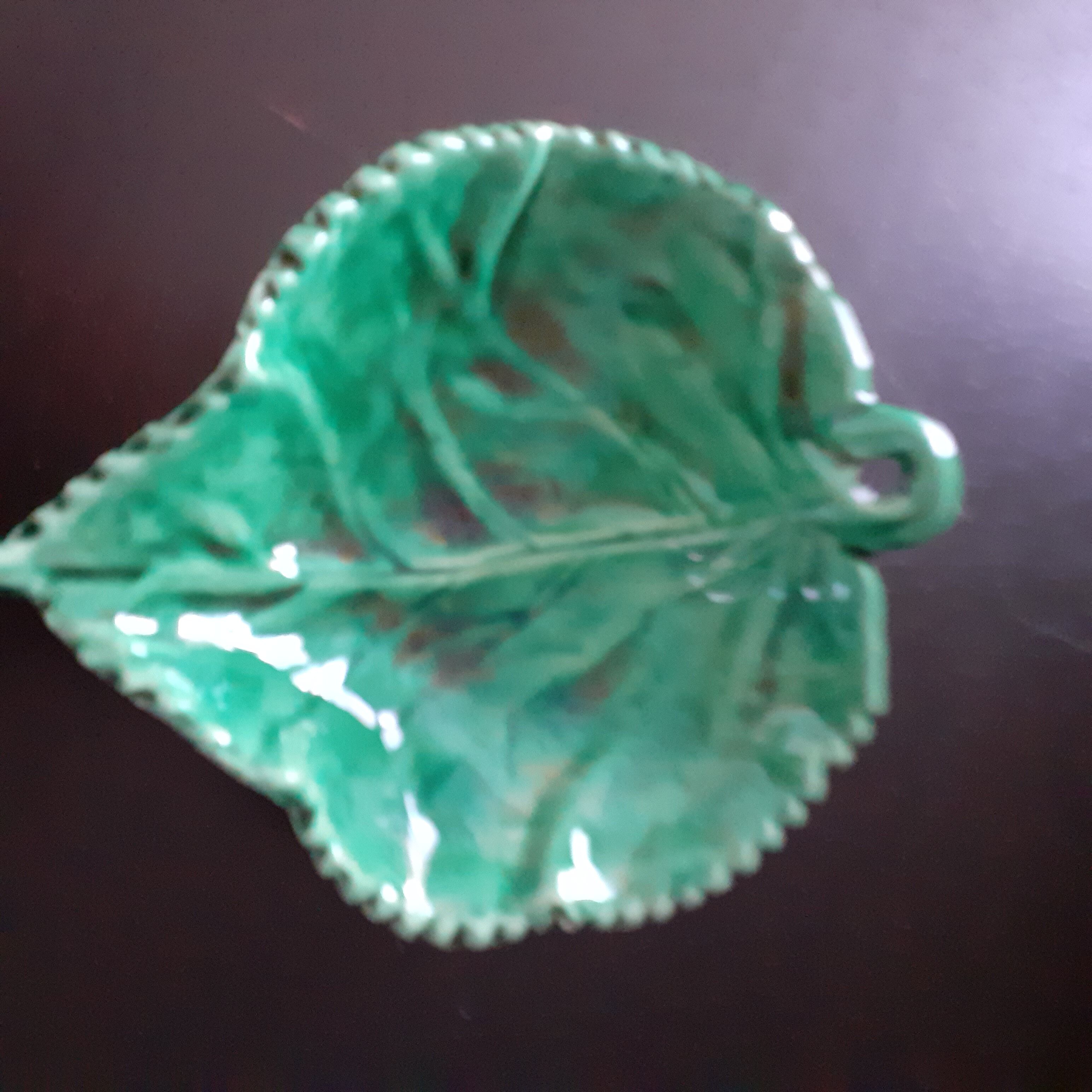 Green leaf slip cup