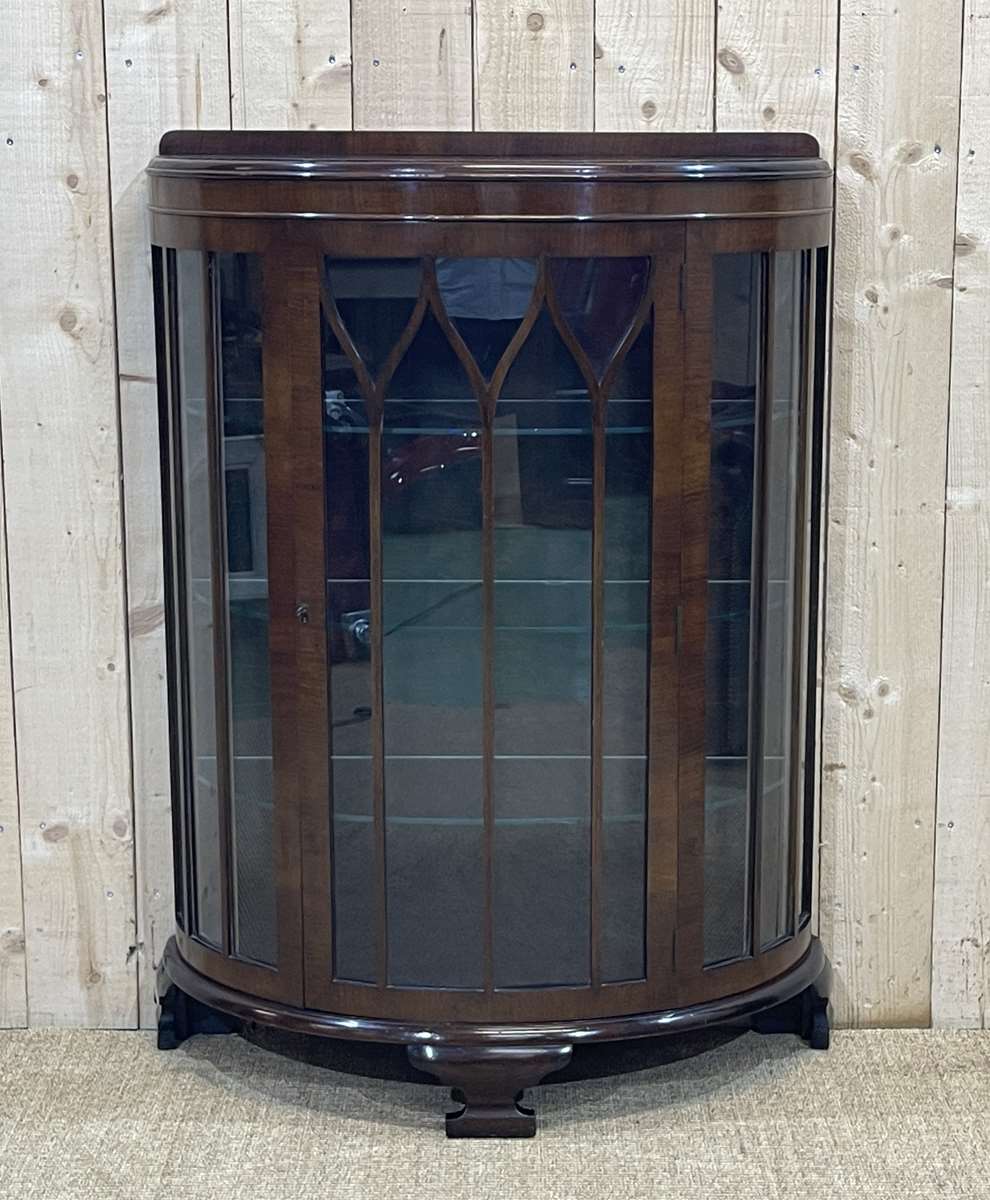 English mahogany showcase from the 1930s