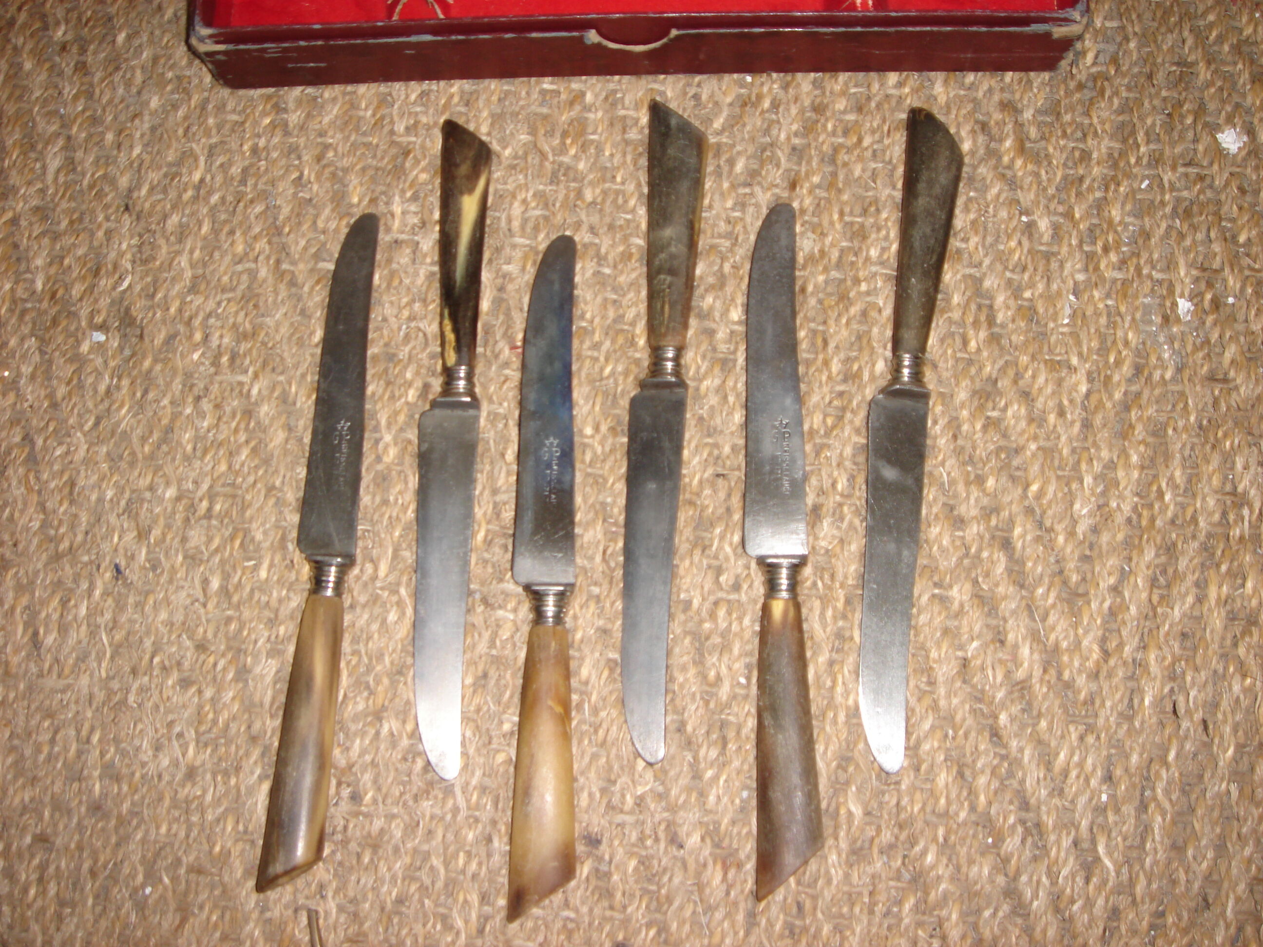 6 horn knives from 1960