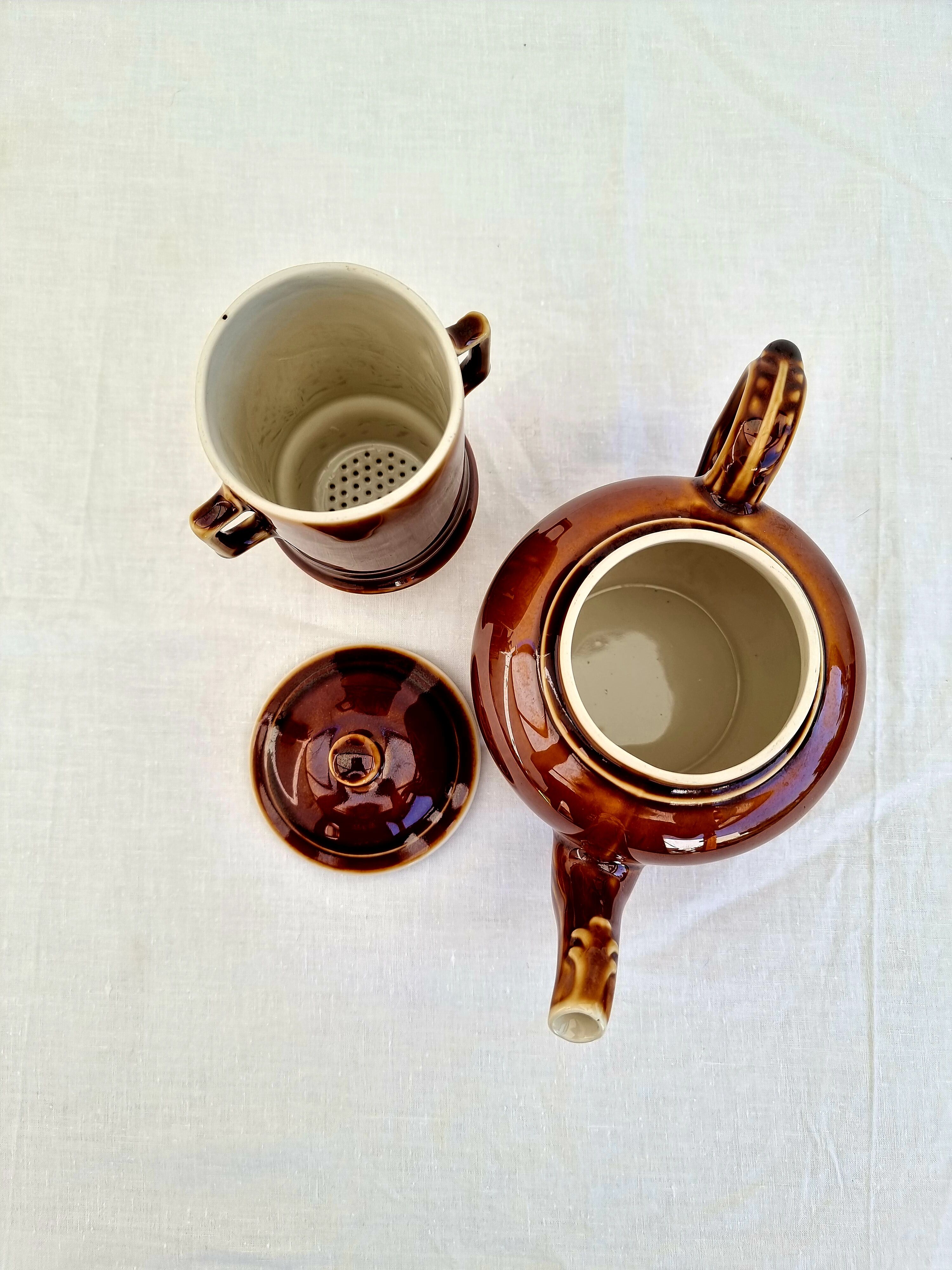 Cafetière en céramique marron vintage