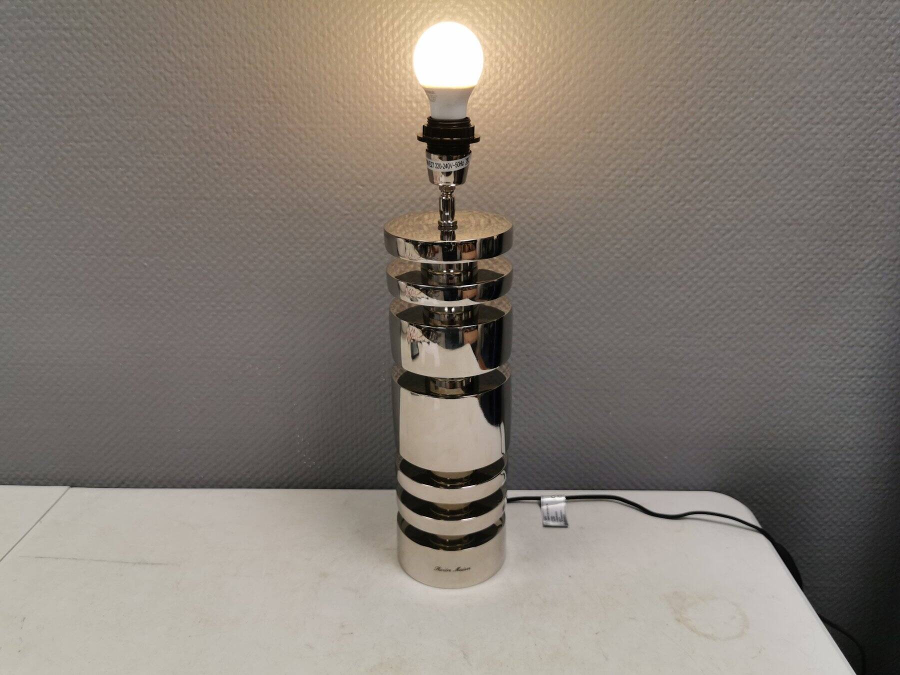 Design lamp in chrome, from Dutch Reviera Maison.