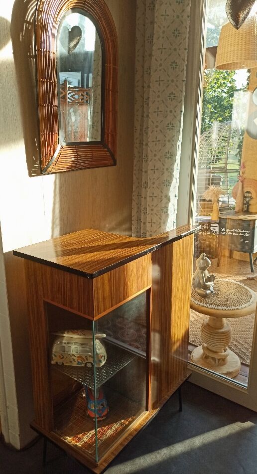 Window counter bar