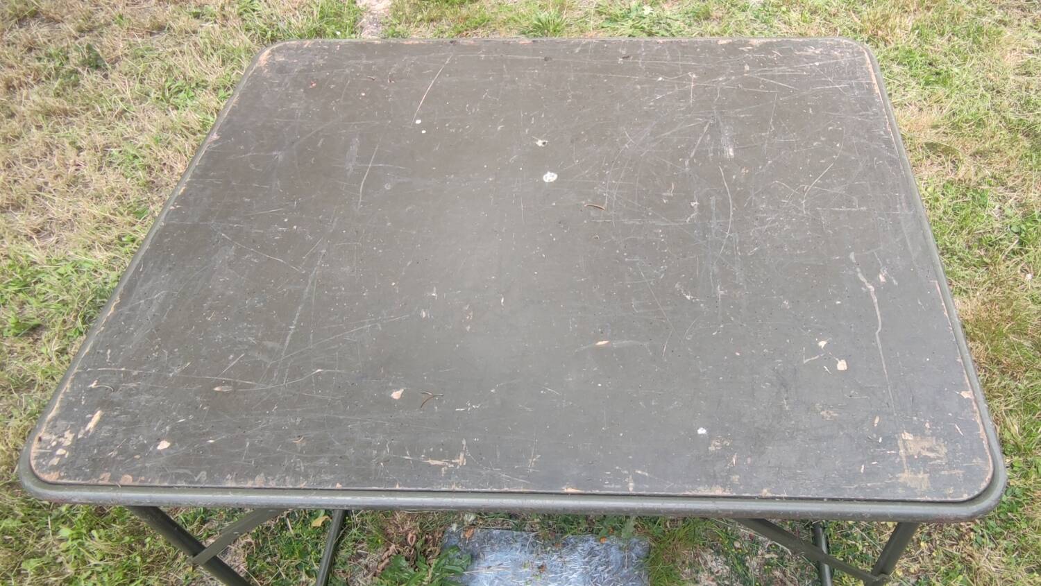 Verhaeghe vintage military set 1 table + 2 chairs