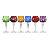Suite de 6 verres à vin colorés, décor de vigne, style Bohême – H. 20 cm