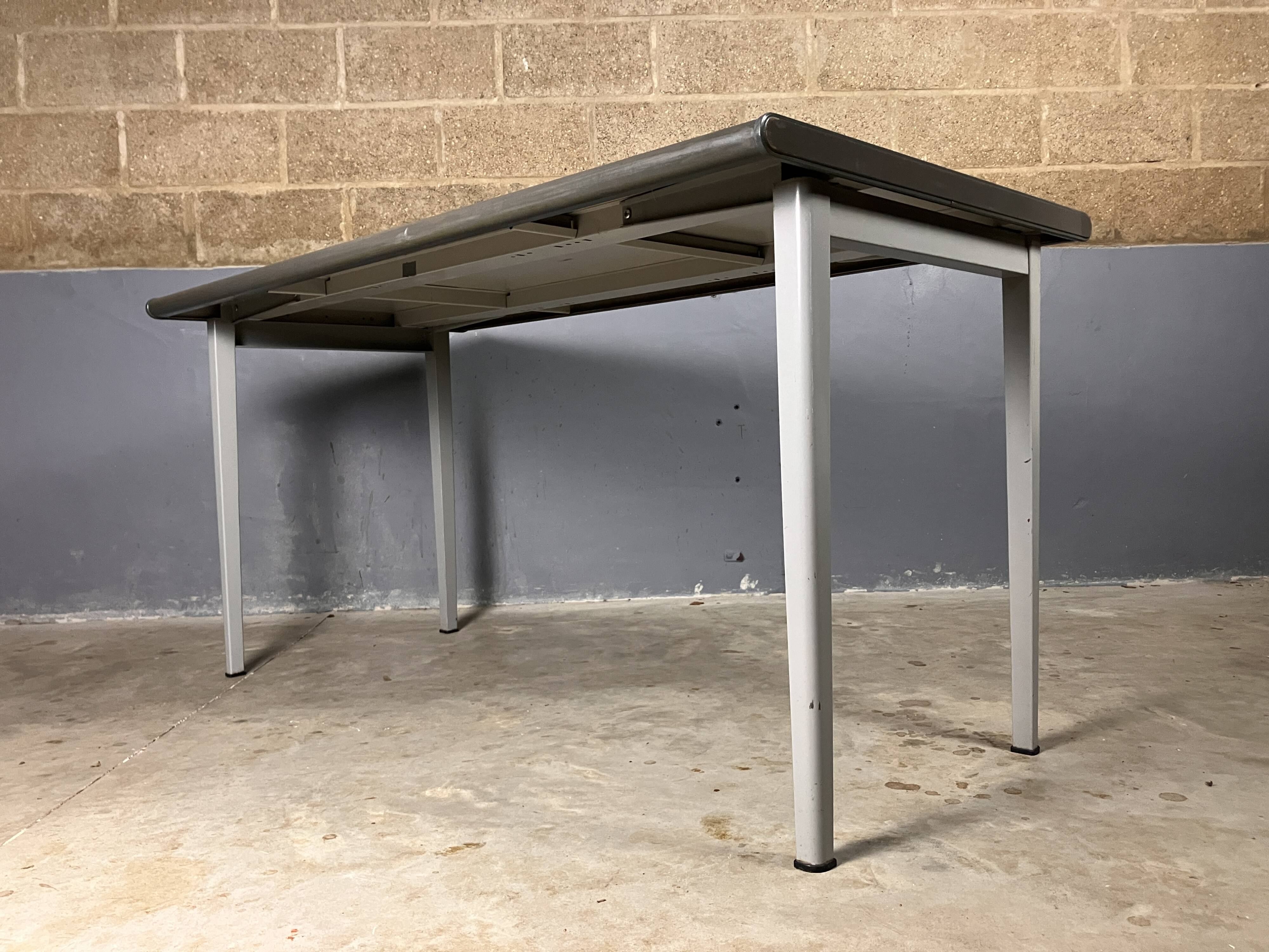 Gispen 7800 series Desk Table Kleurodesk