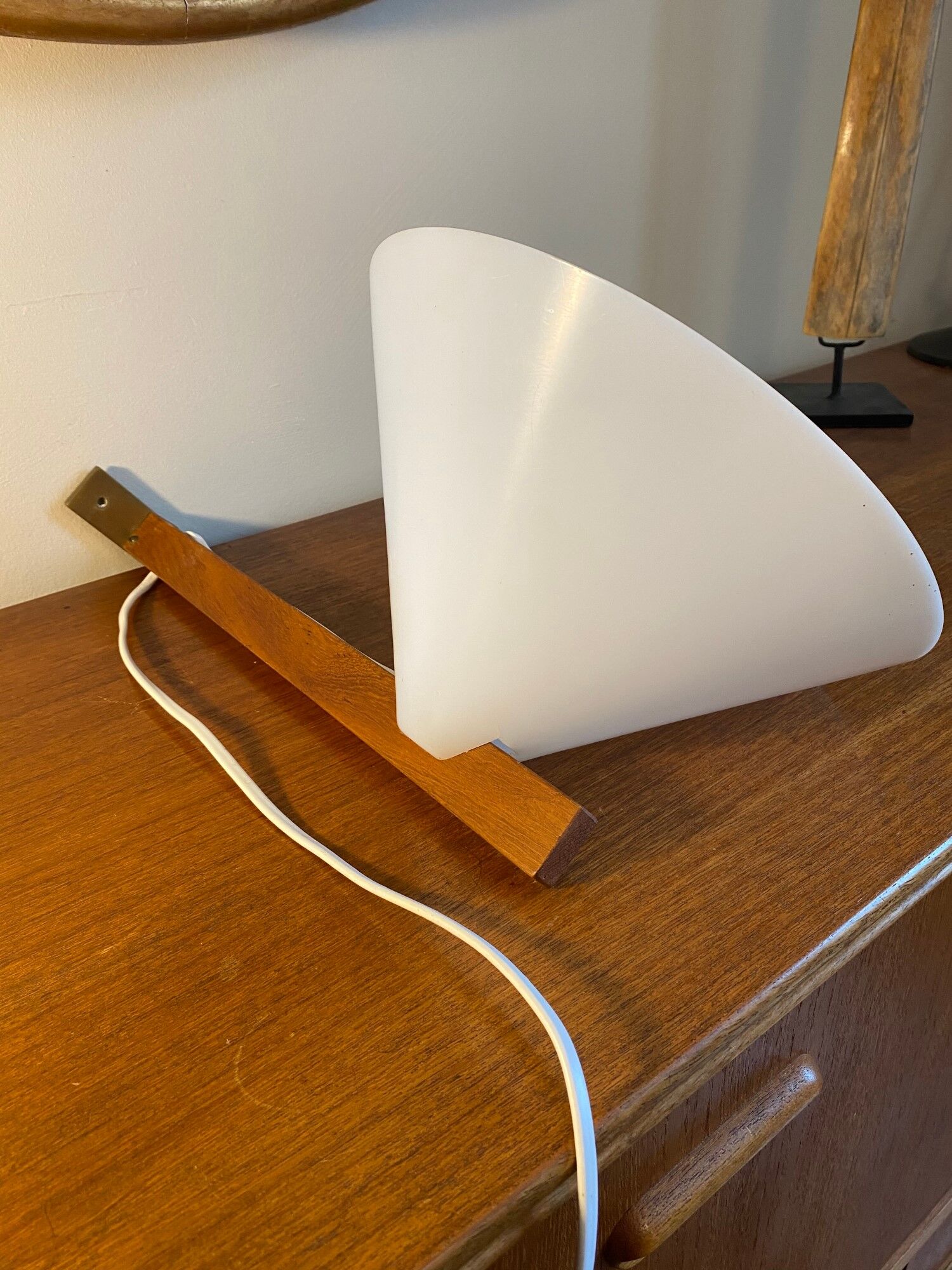 Teak and acrylic wall lamp