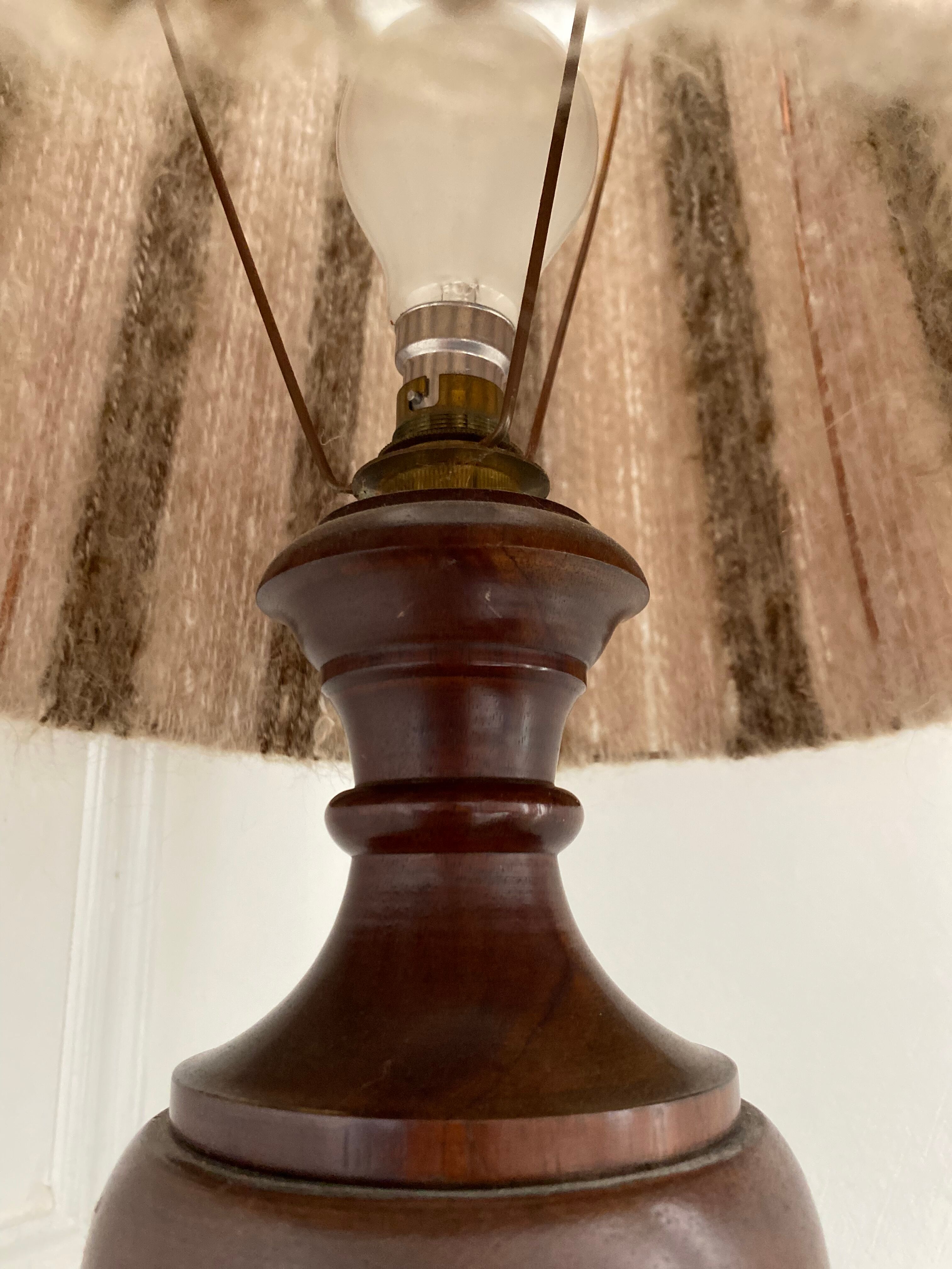 Lampe à poser abat-jour laine vintage
