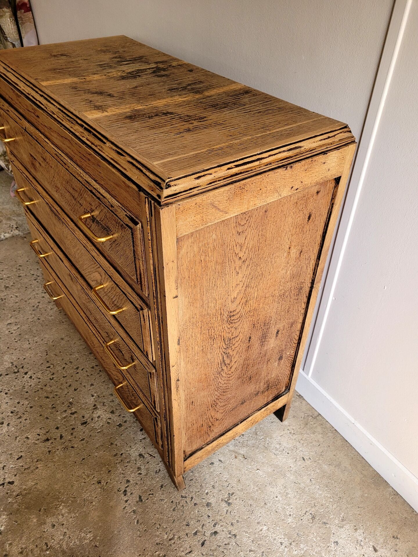 Commode de style vintage pieds compas