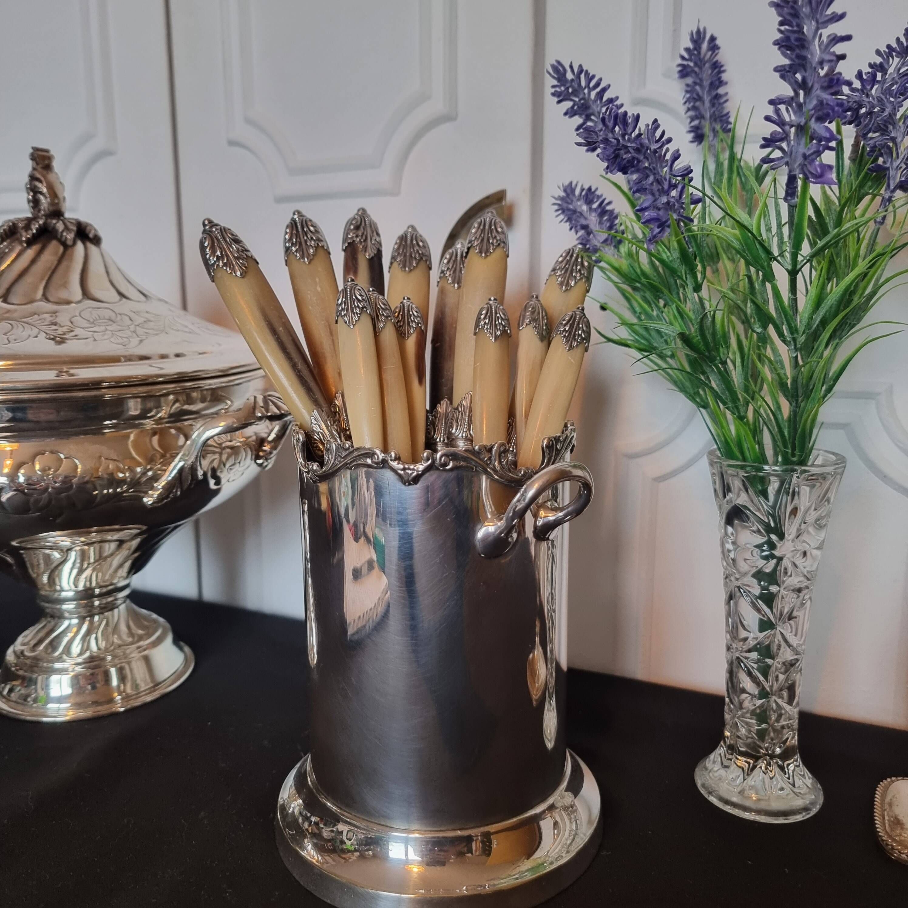 Exquisite set of twelve antique Art Nouveau knives (6+6)