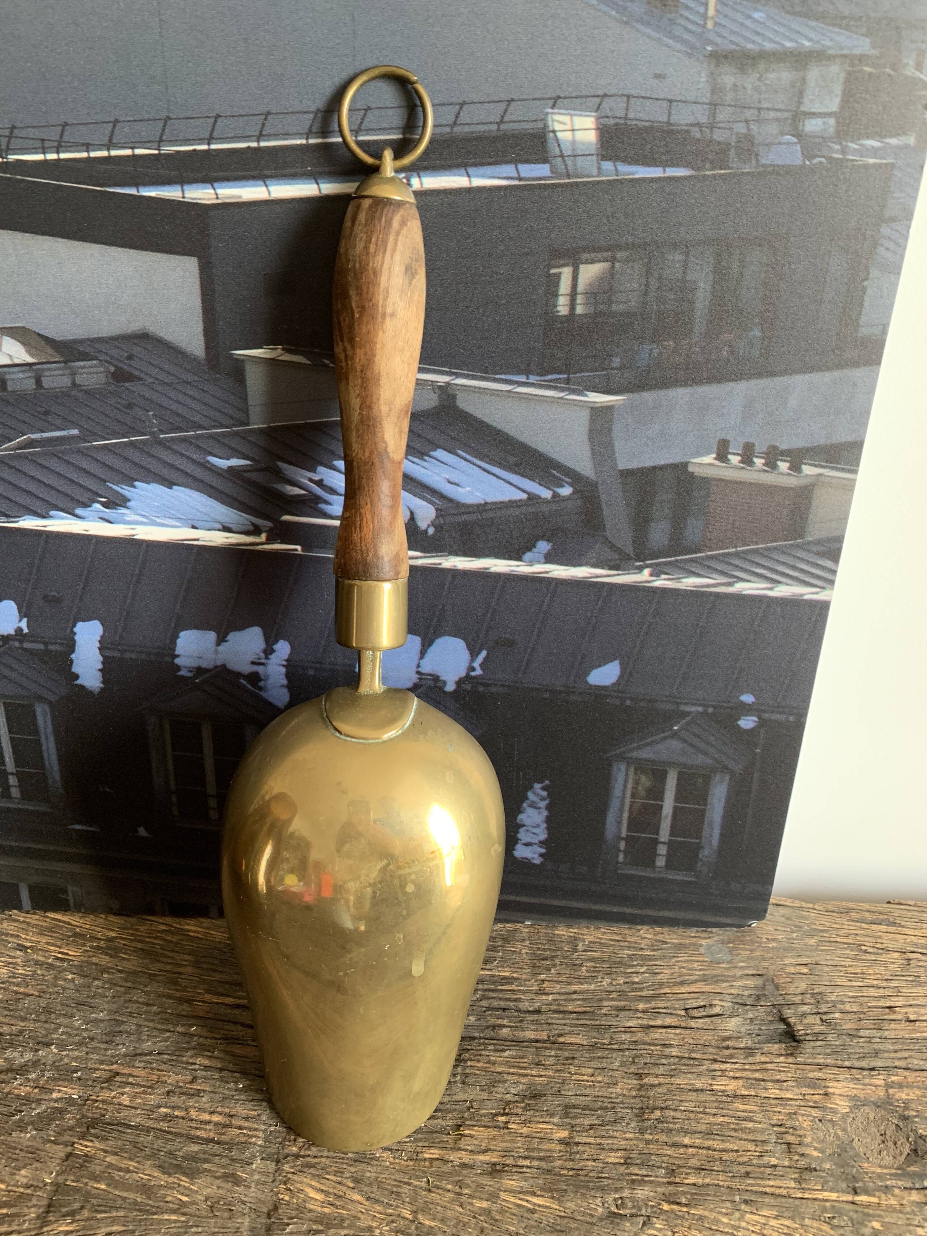 Vintage brass shovel & its pretty solid wood handle - In its juice!