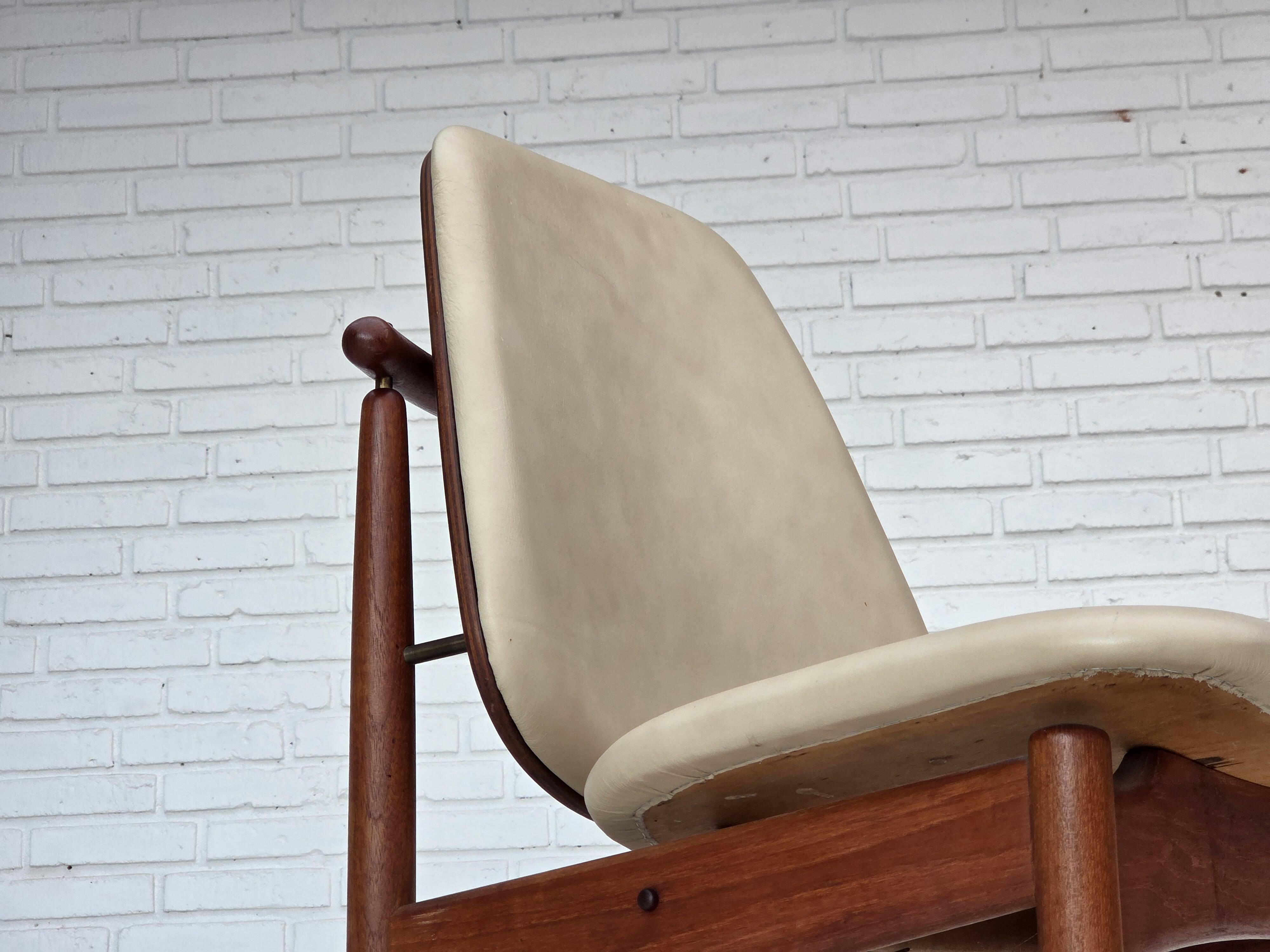 1960s, Danish design by Arne Vodder, set of 3 chairs, teak wood, furniture