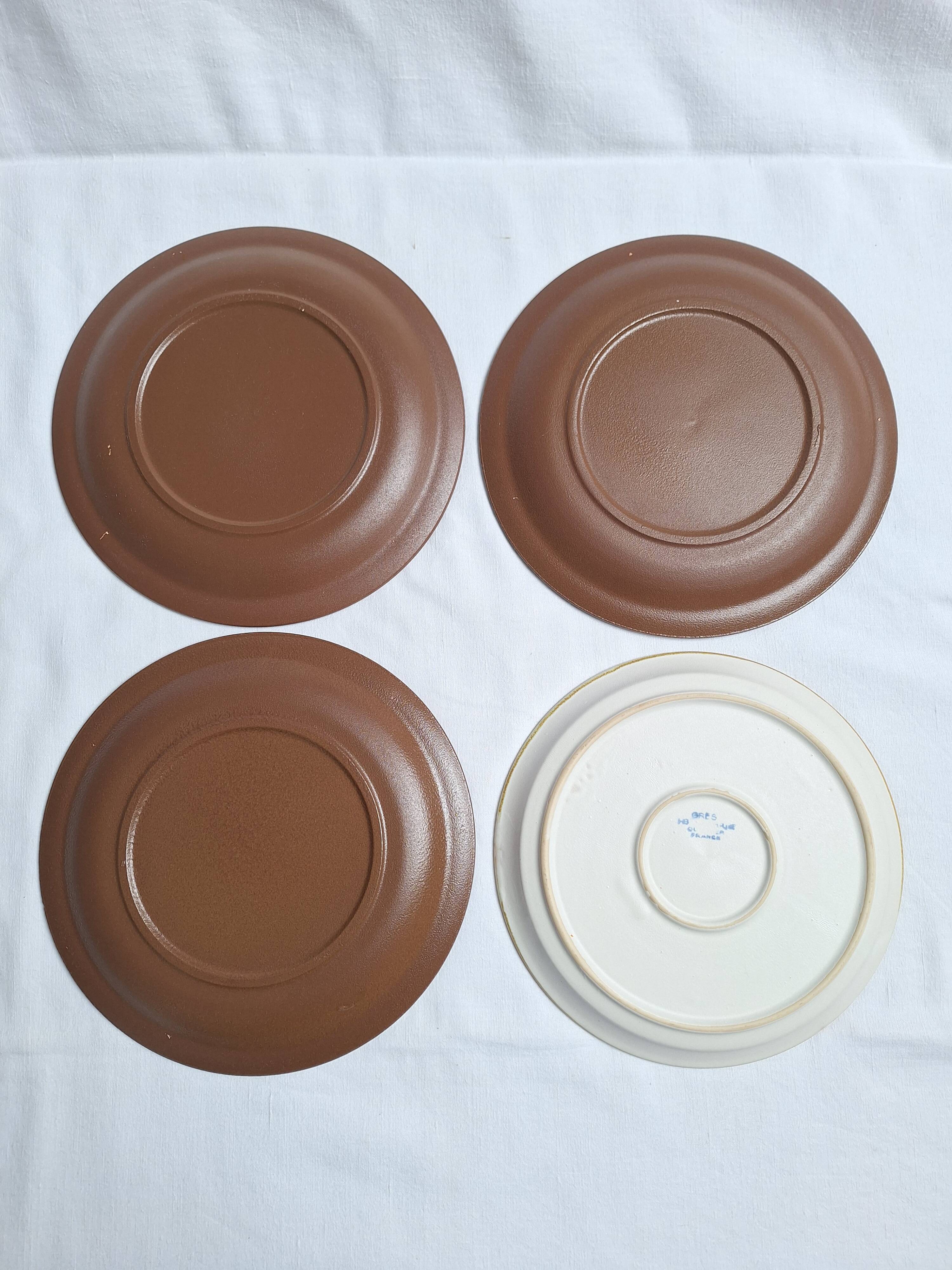 Assiettes plates vintage en grès, décor de fleurs peintes à la main