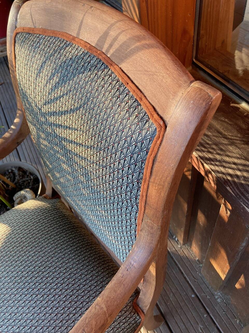 Antique Regency style armchair with complete restoration of the seat